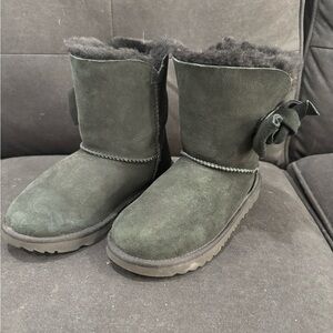 black bow ugg boots